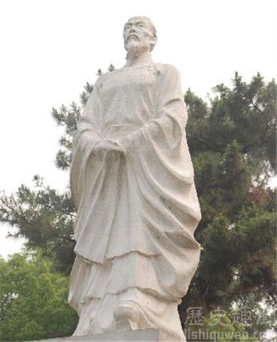 屈原雕像